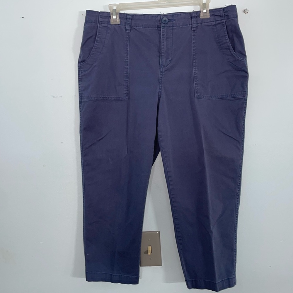 STYLE & CO. ladies Capri pants. Size 14. Medium blue. Good condition.
